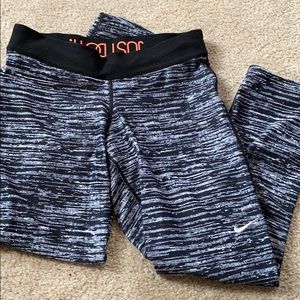 Nike cropped leggings